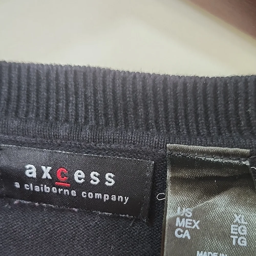 Axcess 100 % Cotton Crewneck Sweater with Argyle Pattern in Black, Red, and Gray